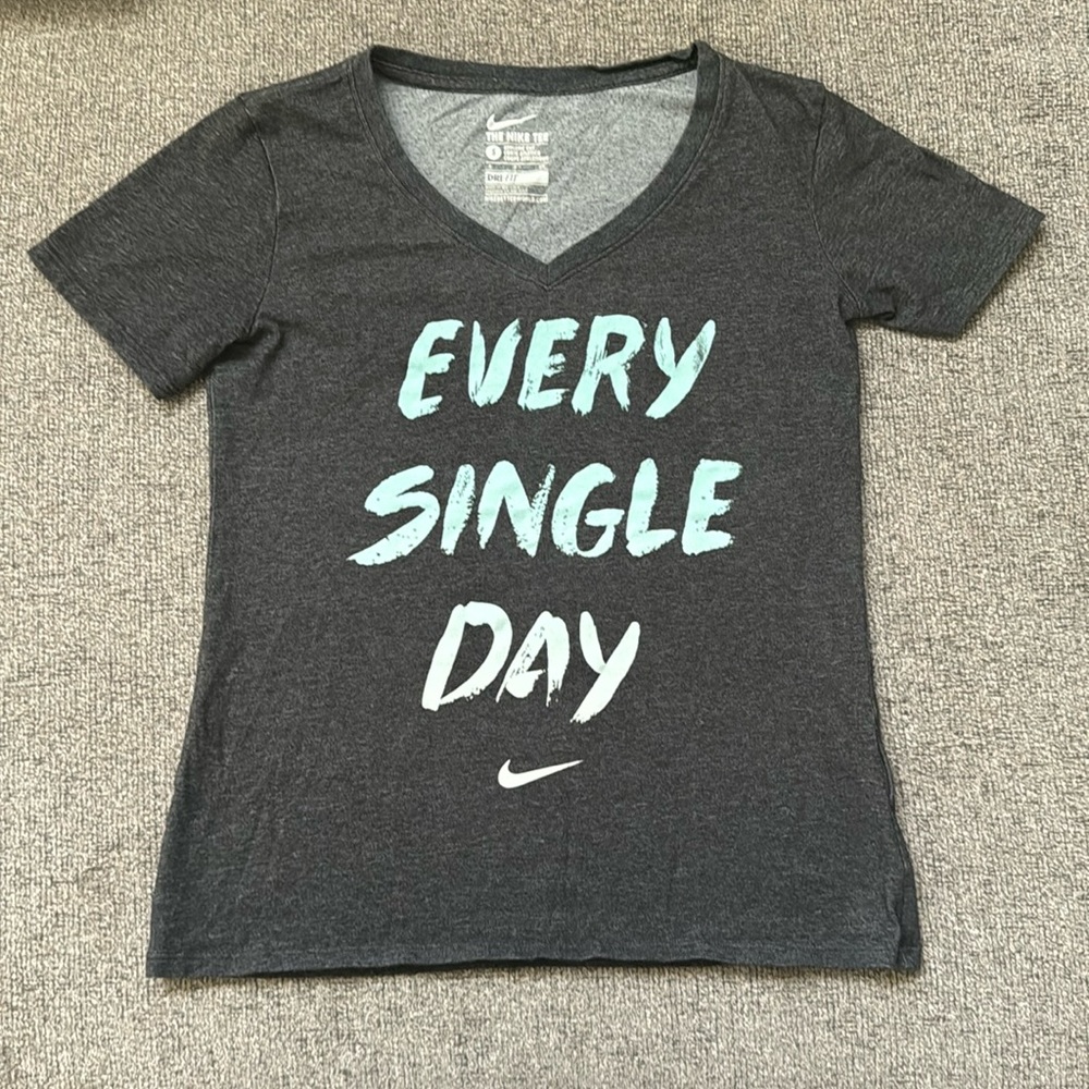 Nike Dri-Fit T-shirt Women’s Sz S